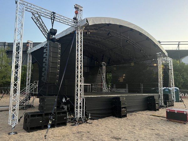 12m stage + PA wings