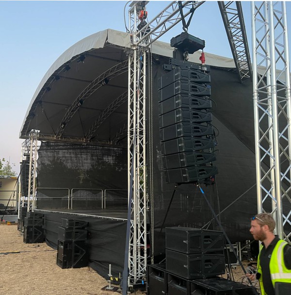 Aluminium truss stage roof