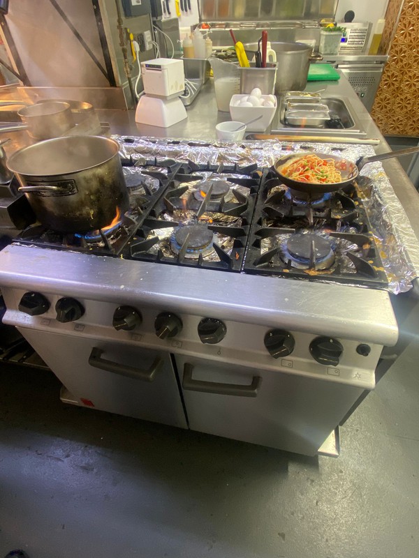 Six burner gas cooker for sale - London Six burner gas cooker for sale - London