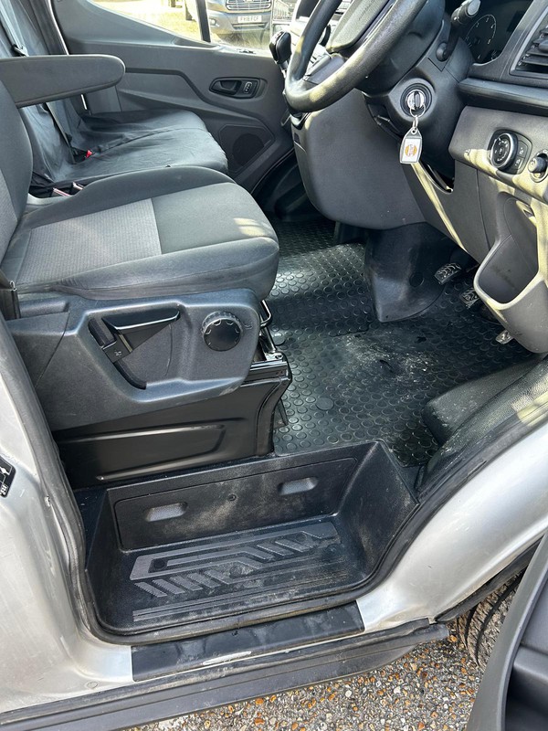 Ford Transit 350 cab