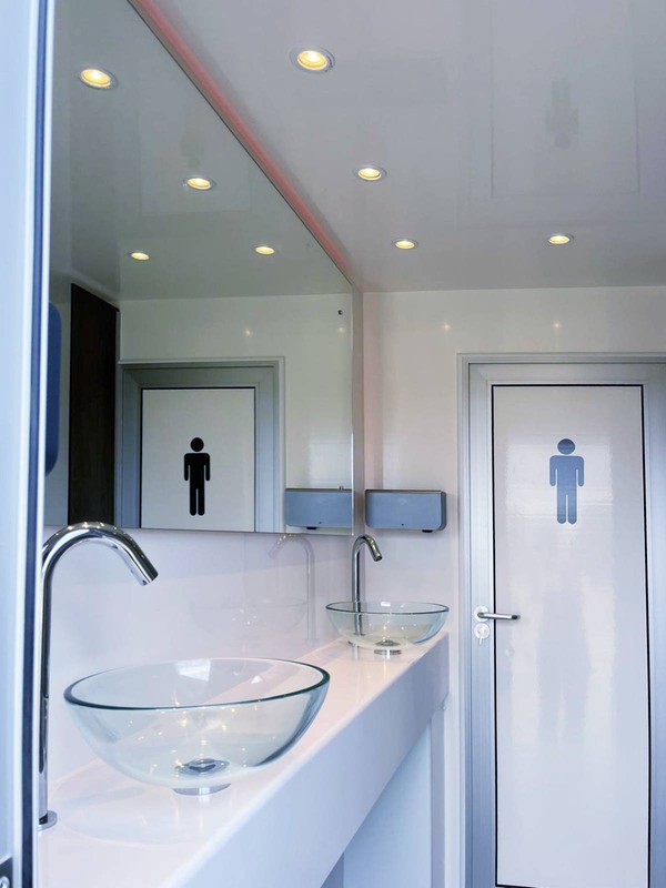 Wedding 3+1 toilet trailer for sale