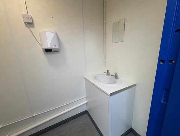 Used 16ft x 9ft Toilet Cabin Used 16ft x 9ft Toilet Cabin