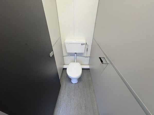 Used Modular 3+1 Toilet Block Used Modular 3+1 Toilet Block