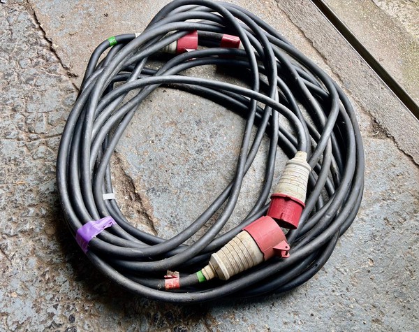 10x 32 Amp Metre Cable For Sale