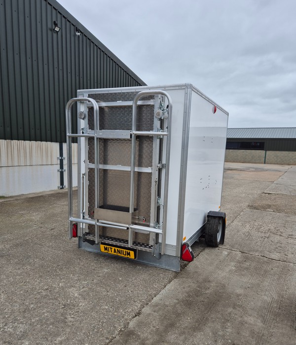Fresca Accessible Toilet Trailer