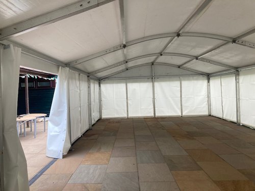 Clearspan marquee with curved roof
