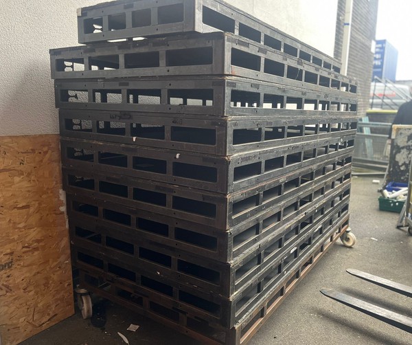 Secondhand 60x Steel Stage Decks Secondhand 60x Steel Stage Decks