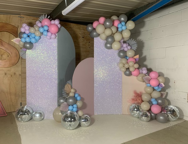 Used 5x MDF Backdrop Decorations