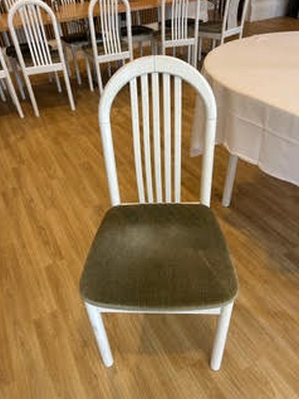 12x Round Tables And 80x White Chairs