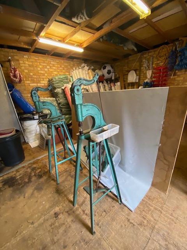 Eyeleting tool for sale