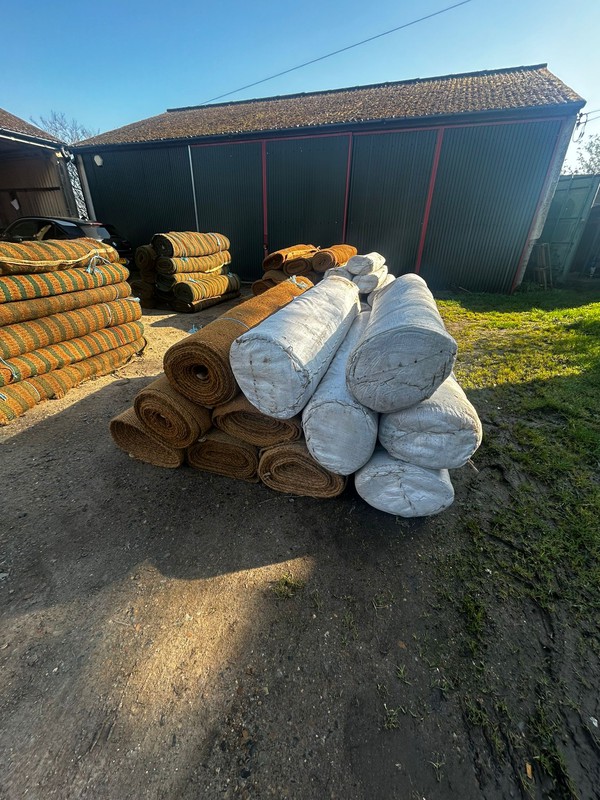 Beige matting for sale 12m (Ft. 40)