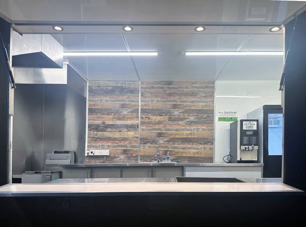 Catering van with hatch