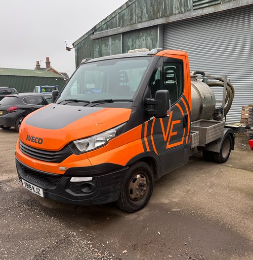 Secondhand Used Iveco 3.5t Truck With Rapide Tanker For Sale