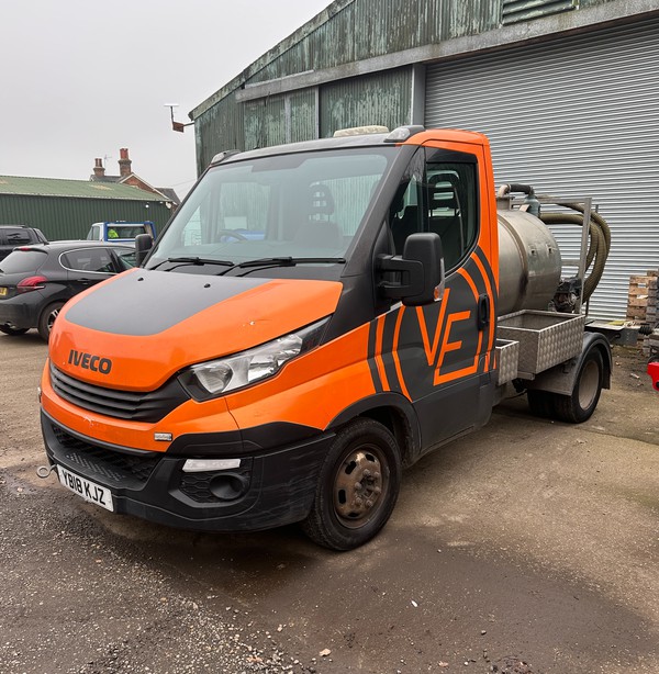 Secondhand Used Iveco 3.5t Truck With Rapide Tanker For Sale
