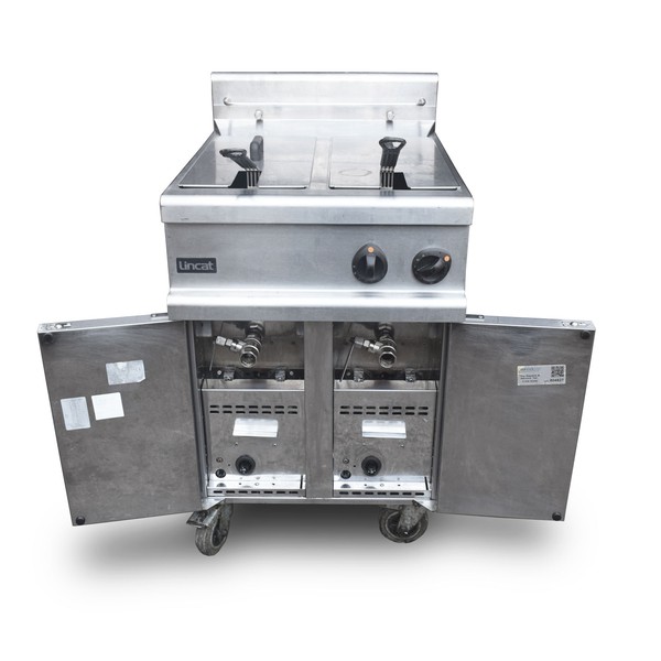 Floor standing fryer on wheels