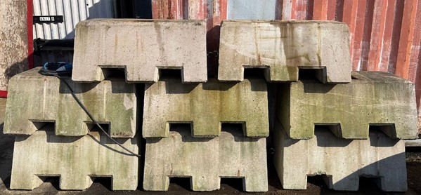 8x 500Kg Concrete Marquee Weights For Sale 8x 500Kg Concrete Marquee Weights For Sale