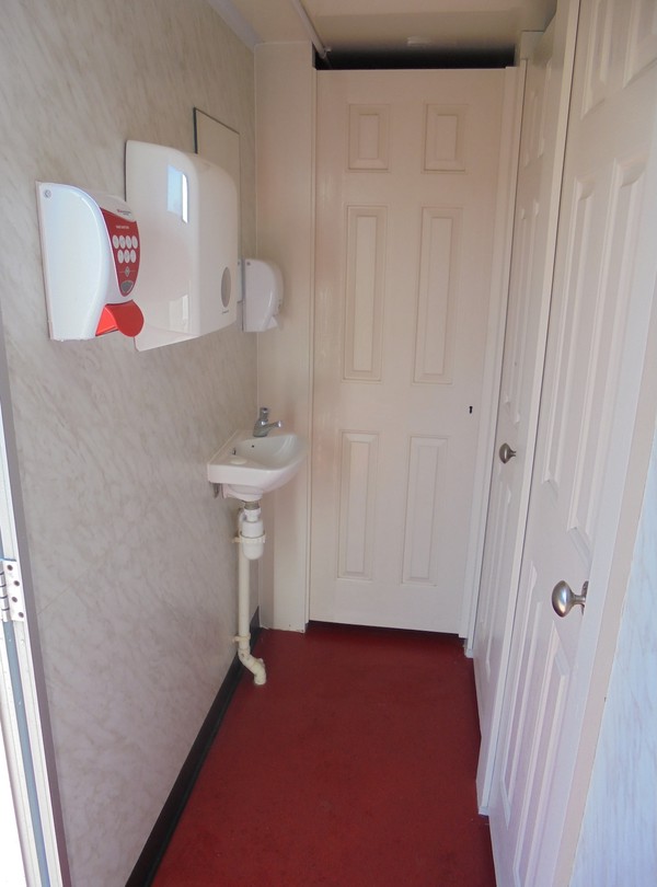 Used 5+2 Toilet Trailer