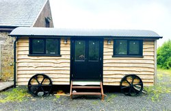 20ft x 8ft Shepherds Hut for sale