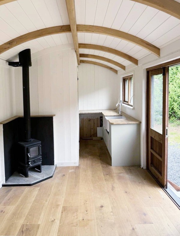 Shepherd's hut with heating