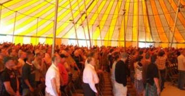 Big top in yellow and white