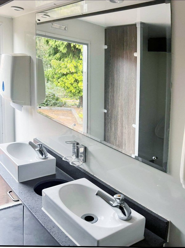 Luxury 3+1 toilet trailer for sale