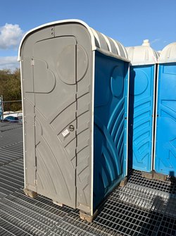 34x Satellite Portable Toilets For Sale