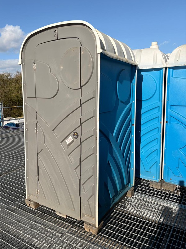 34x Satellite Portable Toilets For Sale
