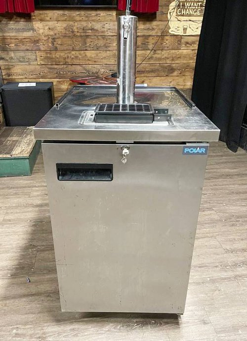Standalone beer chiller dispenser