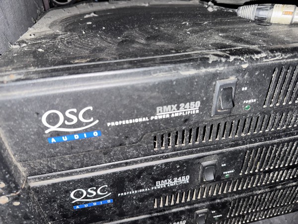 QSC RMX 2450 power  Amps