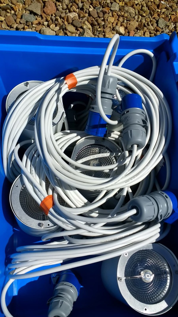 Essencial supplies LED uplights