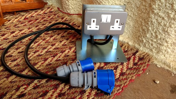Floor standing 13 amp sockets 16 amp in and out