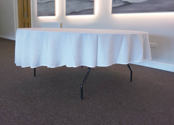 Second hand round table cloths Second hand round table cloths