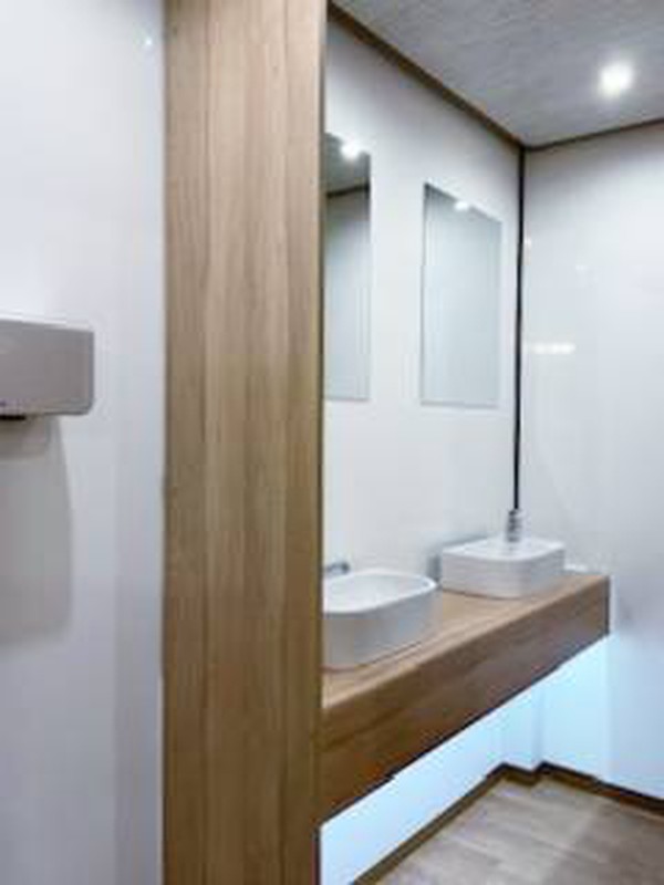 Shaw Services 3 + 1 toilet trailer for sale Shaw Services 3 + 1 toilet trailer for sale