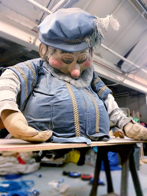 It's a Knockout Old Waiter