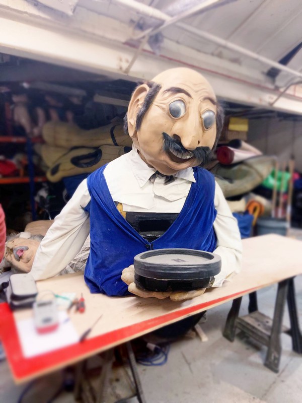 It's a Knockout Old waiter