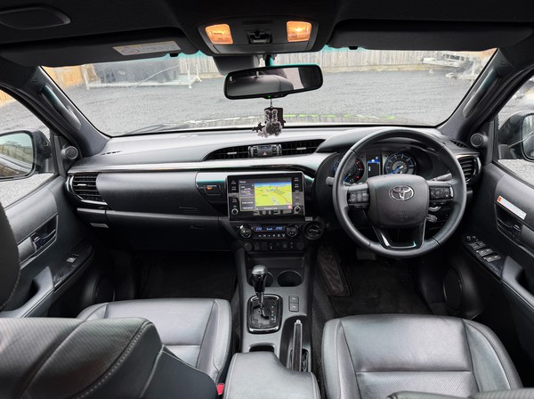Secondhand Toyota Hilux Invincible X