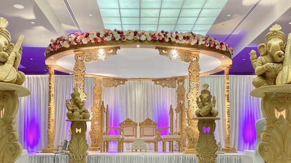 Wooden Carved 6 Pillar Mandap for sale