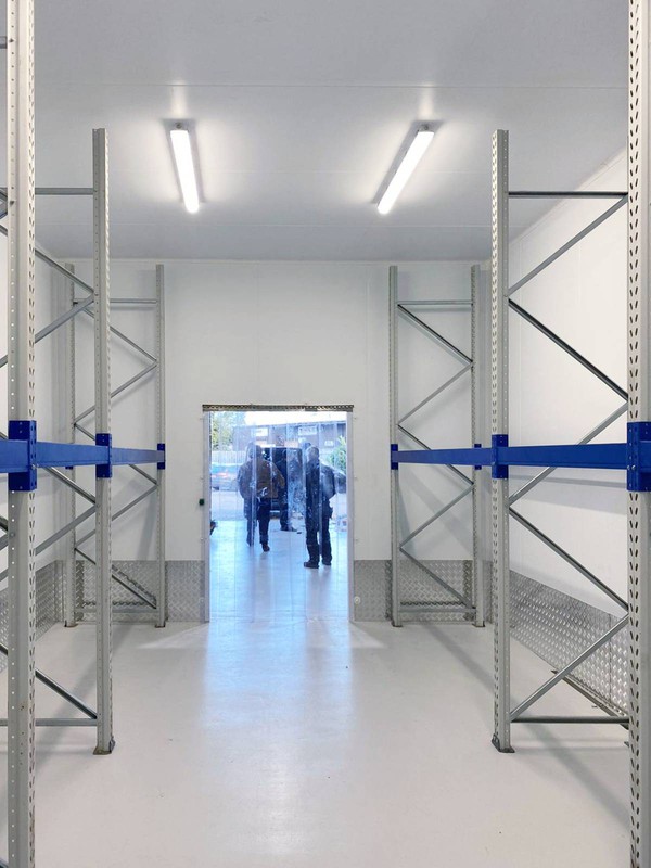 High walk in fridge with pallet racking