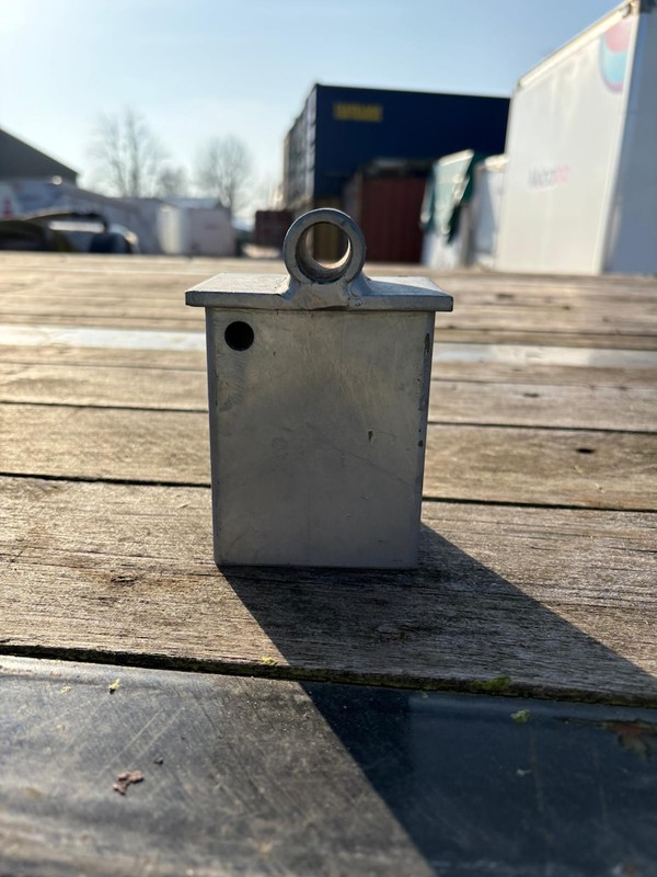 Marquee Gable Sliders