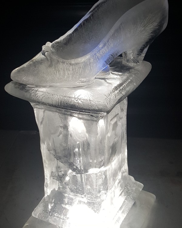 Secondhand Ice Sculpture/Ice Bar Stock Secondhand Ice Sculpture/Ice Bar Stock