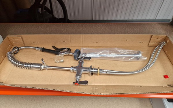 Secondhand Double Sink With Spray Arm Secondhand Double Sink With Spray Arm