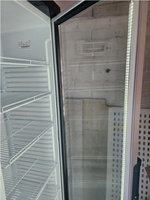 Glass door display fridge