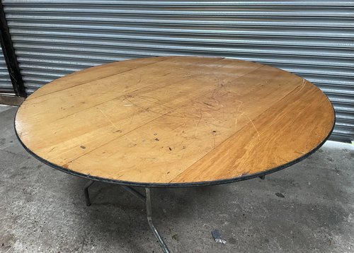 24x 5ft Round Tables For Sale