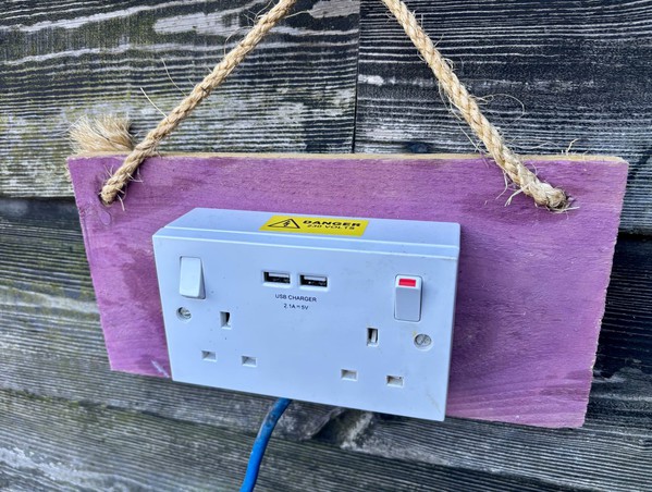 Secondhand Mounted Domestic Sockets