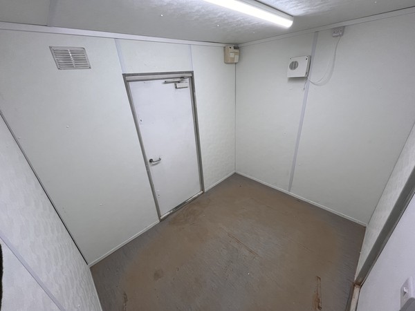 Anti vandal jack leg drying room