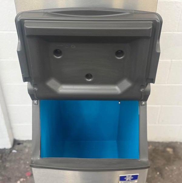 Used Manitowoc Ice Machine IYT0620A Used Manitowoc Ice Machine IYT0620A