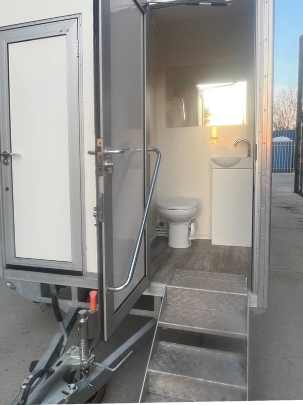 7 Bay toilet cubical
