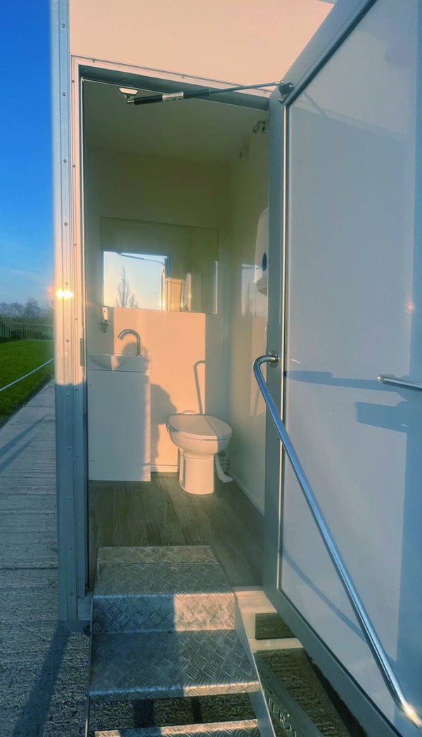 Mitanium 7 bay toilet trailer