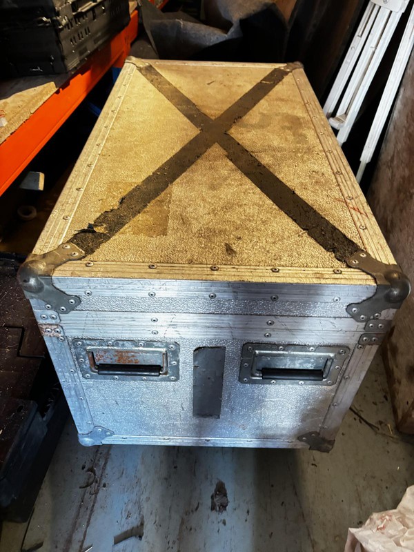 Marquee uplighters in a flight case for sale Marquee uplighters in a flight case for sale