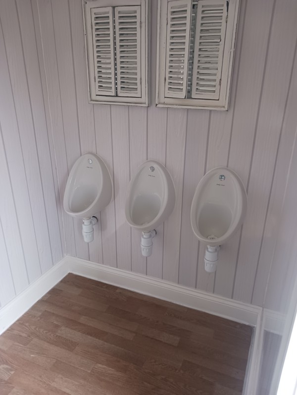 3 + 1 Luxury Toilet Trailer